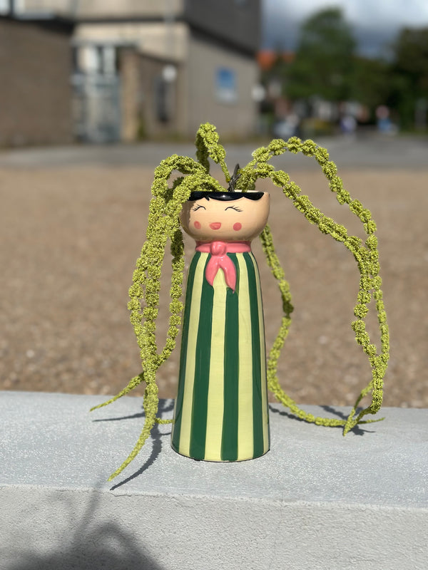 Vase dame