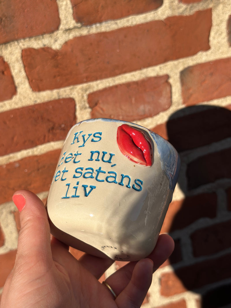 Kop ~ kys nu det satans liv 💋