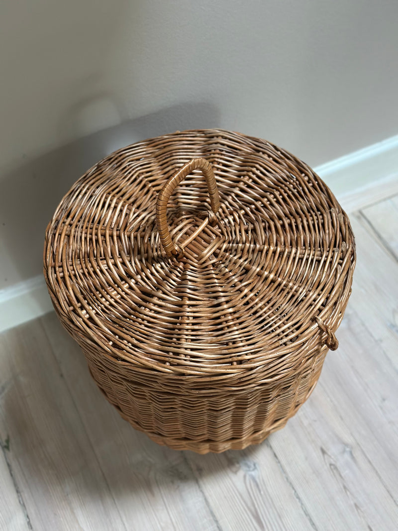 Flet kurv m låg