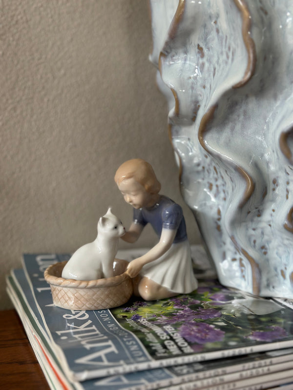 Figur ~ Pige med kat