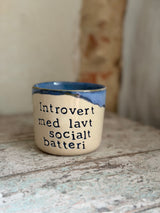 Kop ~ Introvert med lavt socialt batteri