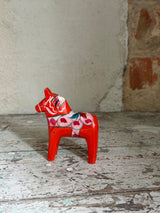 Lille rød Dalarhest