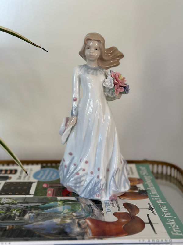 Figur ~ Blomsterpigen