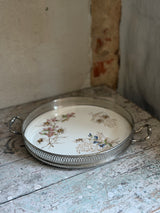 Vintage serveringsfad med tinmontering og blomsterdekor
