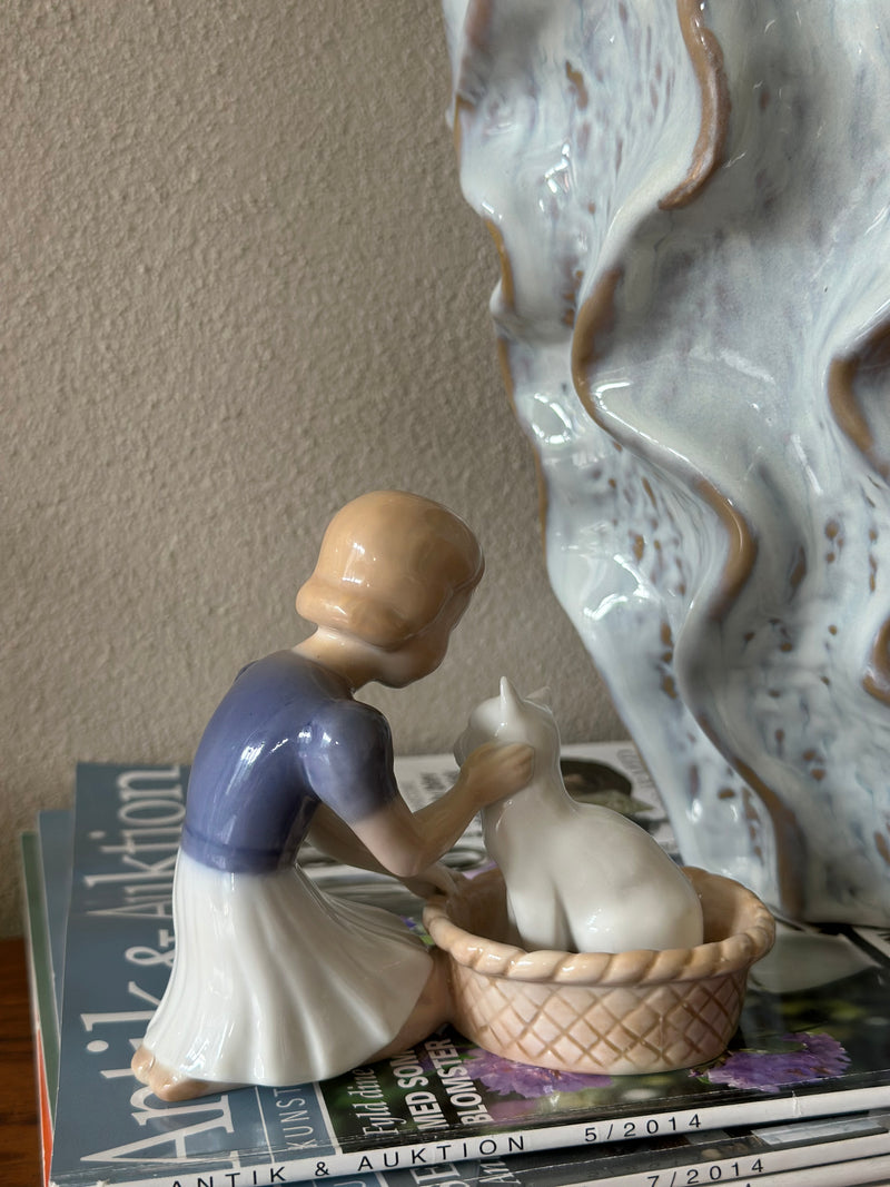 Figur ~ Pige med kat