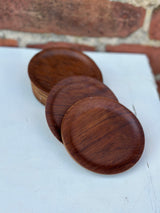 Teak bordskåner