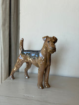 Figur ~ Airedale Terrier.