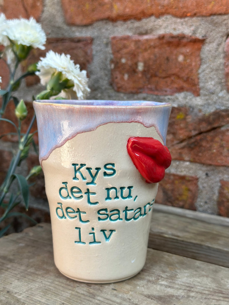 Kys det nu, det satans liv 💋