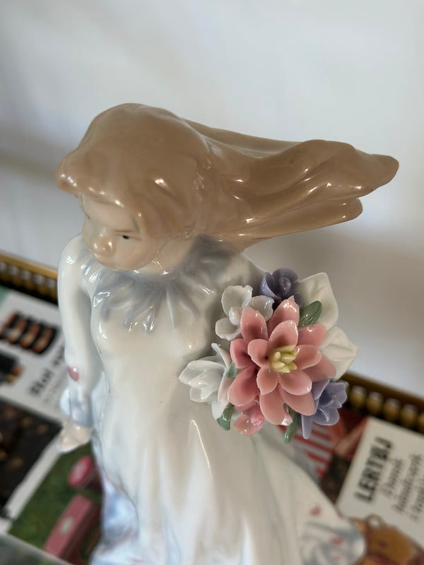 Figur ~ Blomsterpigen