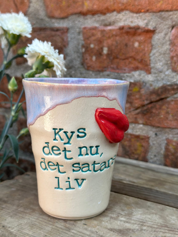 Kys det nu, det satans liv 💋
