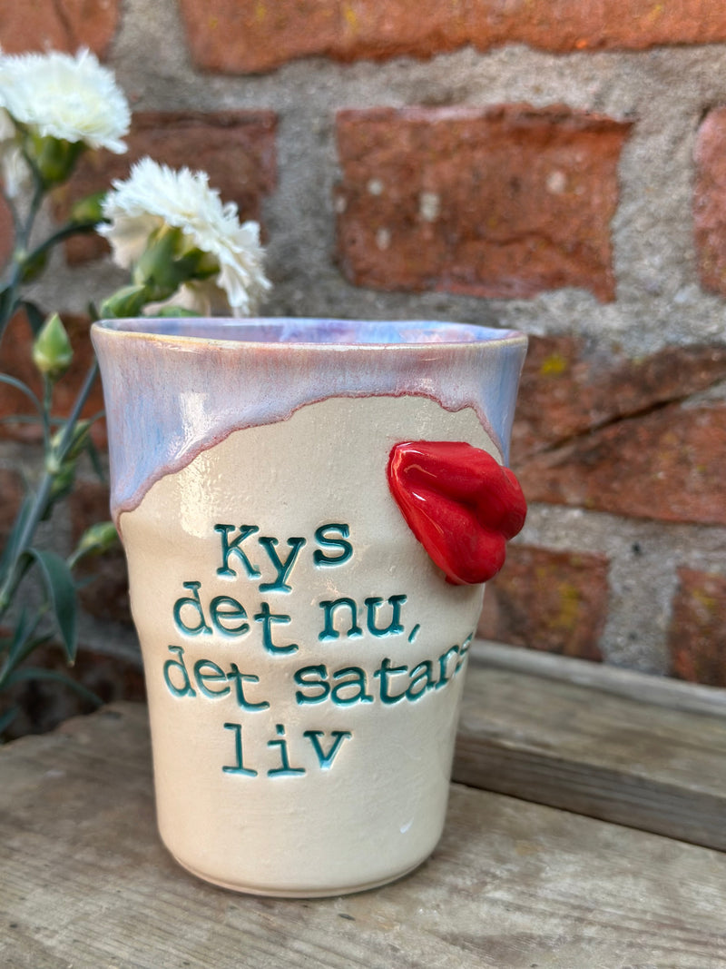 Kys det nu, det satans liv 💋