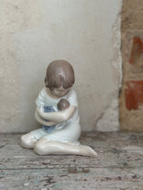 Figur ~ pige med barn