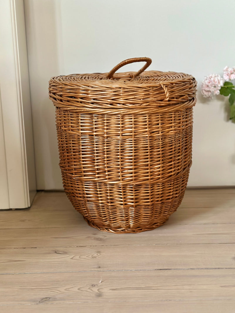 Flet kurv m låg