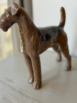 Figur ~ Airedale Terrier.