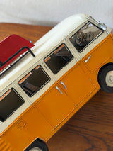 Stor unik retro metal bus