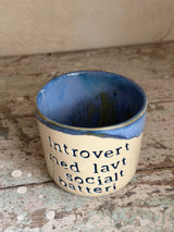 Kop ~ Introvert med lavt socialt batteri