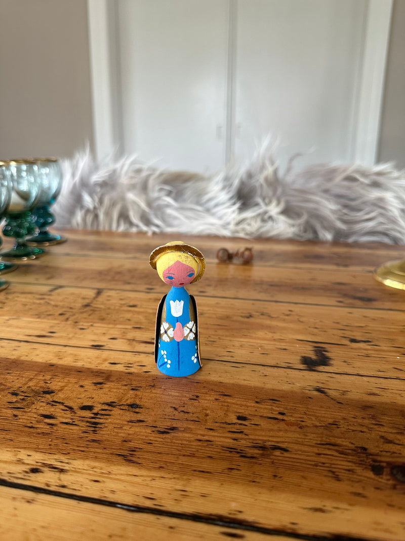 Figur ~ Jomfru Maria, Josef og Engel