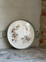 Vintage serveringsfad med tinmontering og blomsterdekor