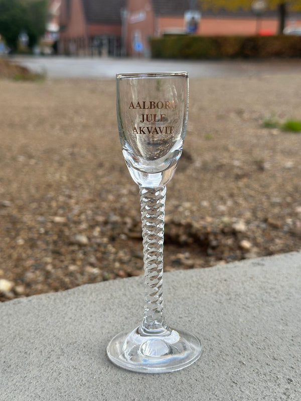Snaps glas ~ Aalborg jule akavit.