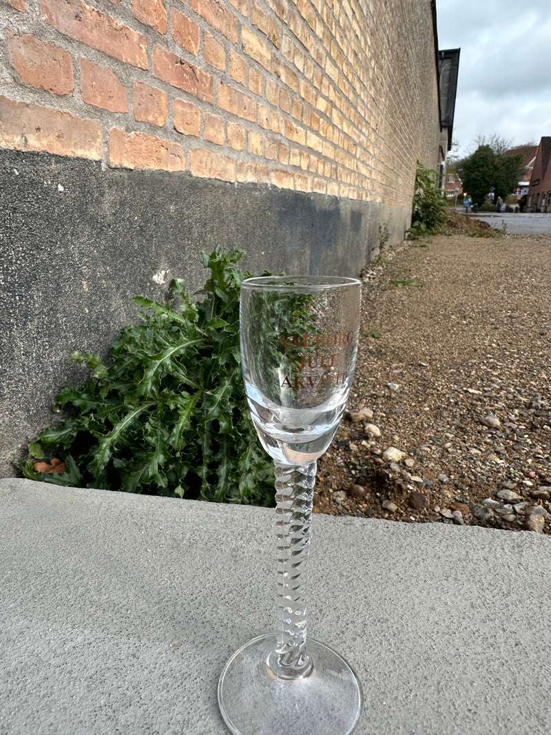 Snaps glas ~ Aalborg jule akavit.